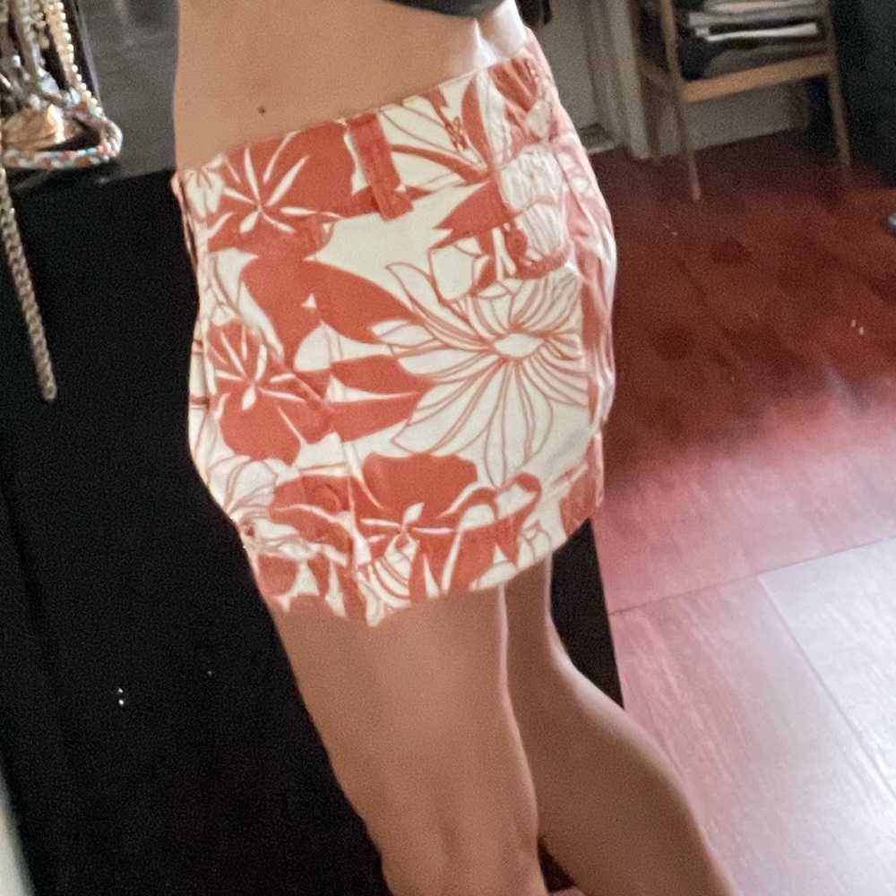 Hawaiian 🌺 style Roxy mini skirt
